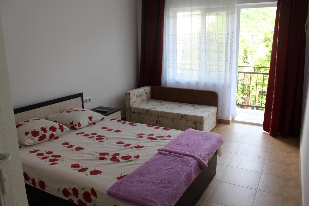 Guest House U Aleny Γκάγκρα Εξωτερικό φωτογραφία